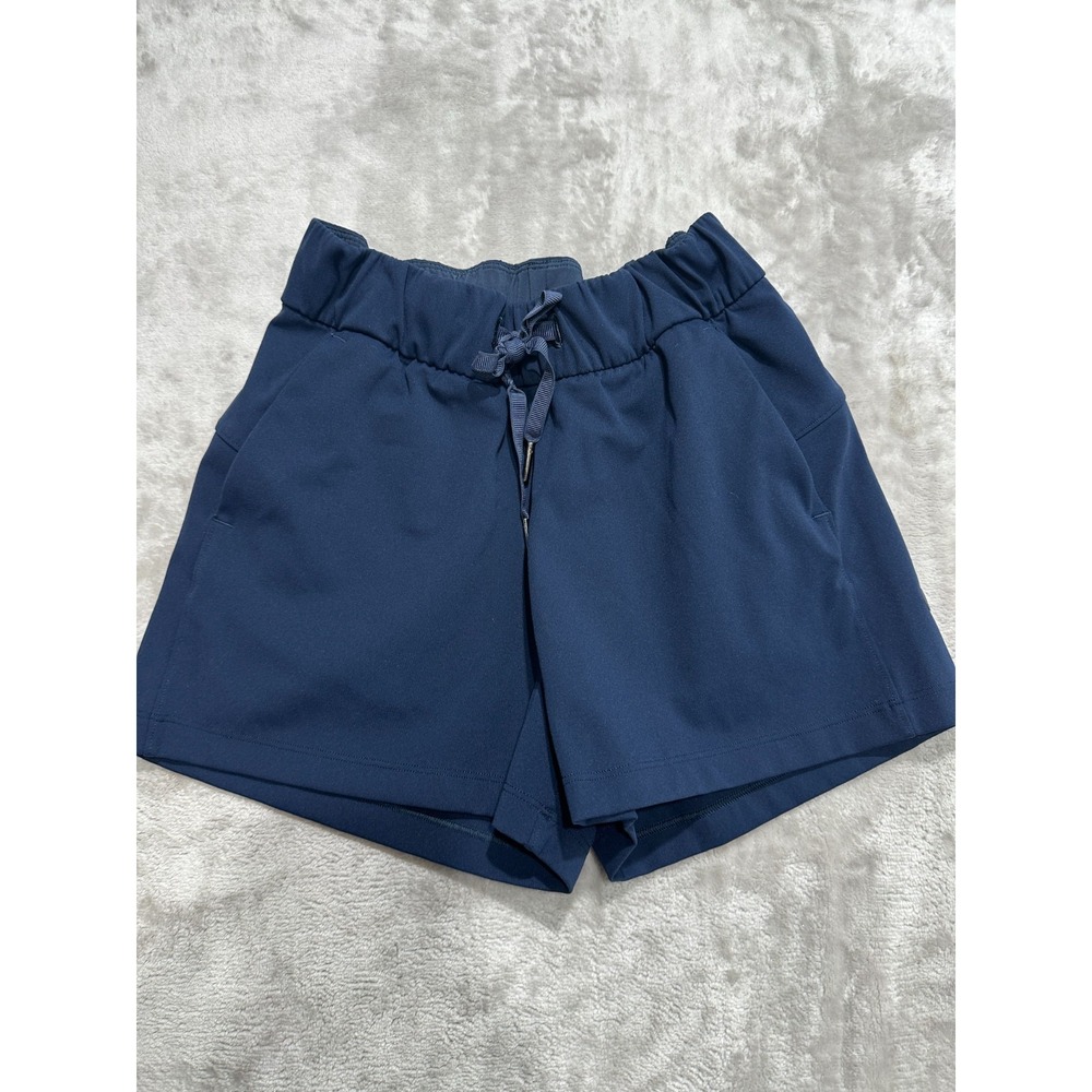 Lululemon On The Fly Short 2.5" Luxtreme True Navy Blue Elastic Waist Size 2 EUC
